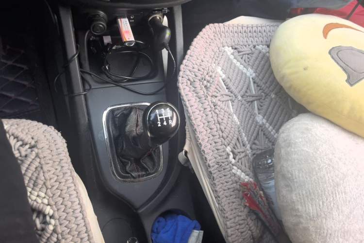 Used CHANGAN CS35 2014 1.6L Manual Luxury Model China IV Standard Gear Lever