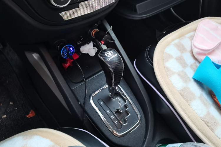 Used CHANGAN CS35 2014 1.6L Automatic Luxury Model China IV Standard Gear Lever