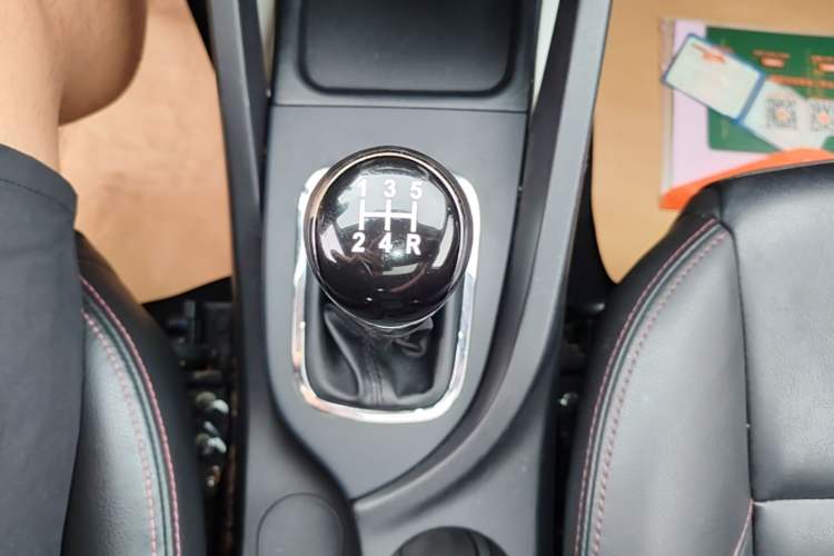 Used CHANGAN CS35 2014 1.6L Manual Luxury Model China IV Standard Gear Lever