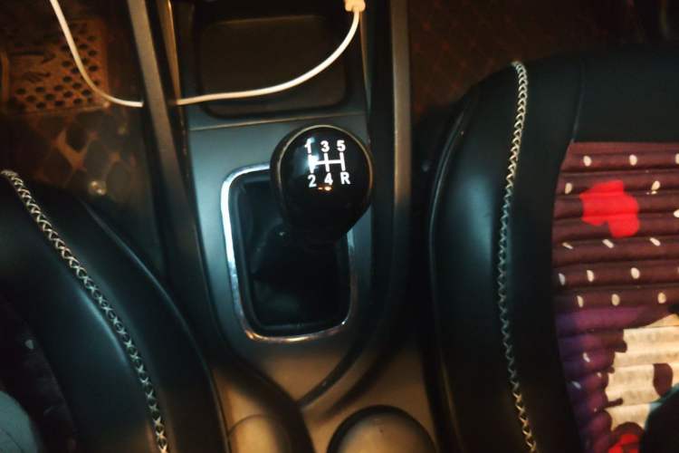 Used CHANGAN CS35 2014 1.6L Manual Luxury Model China IV Standard Gear Lever