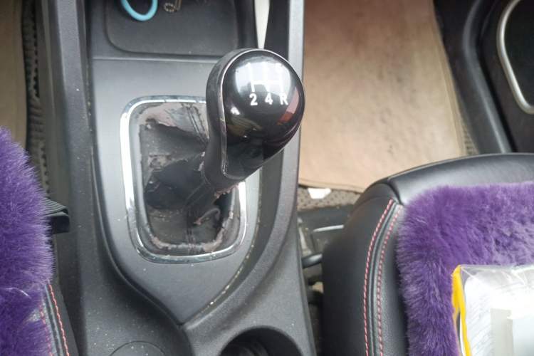 Used CHANGAN CS35 2014 1.6L Manual Luxury Model China IV Standard Gear Lever