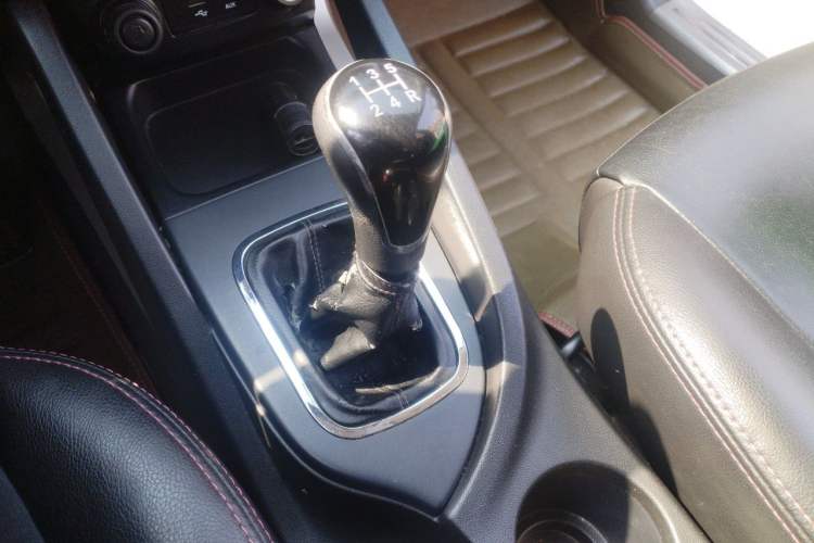 Used CHANGAN CS35 2014 1.6L Manual Luxury Model China V Standard Gear Lever