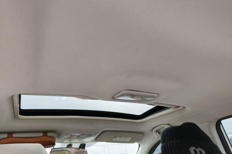 Used CHANGAN CS35 2014 1.6L Manual Luxury Model China IV Standard Headliner