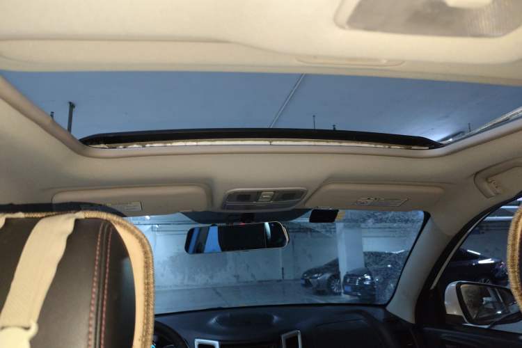 Used CHANGAN CS35 2014 1.6L Automatic Luxury Model China IV Standard Headliner