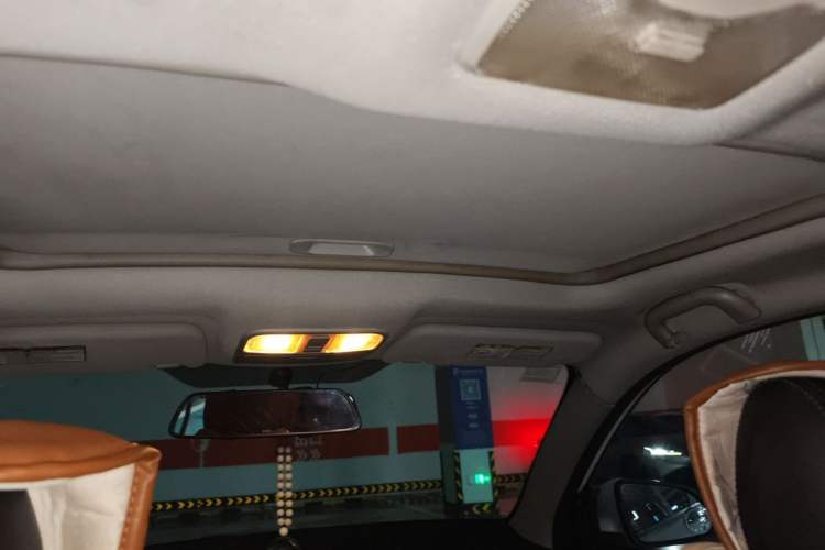 Used CHANGAN CS35 2014 1.6L Manual Luxury Model China IV Standard Headliner