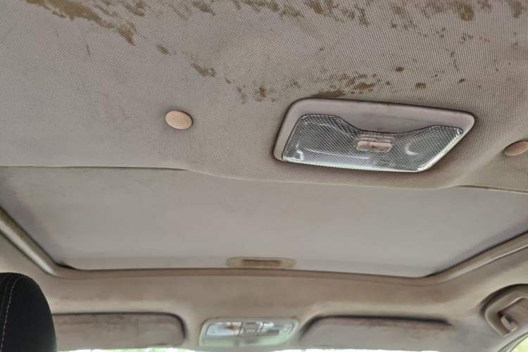 Used CHANGAN CS35 2014 1.6L Manual Luxury Model China IV Standard Headliner