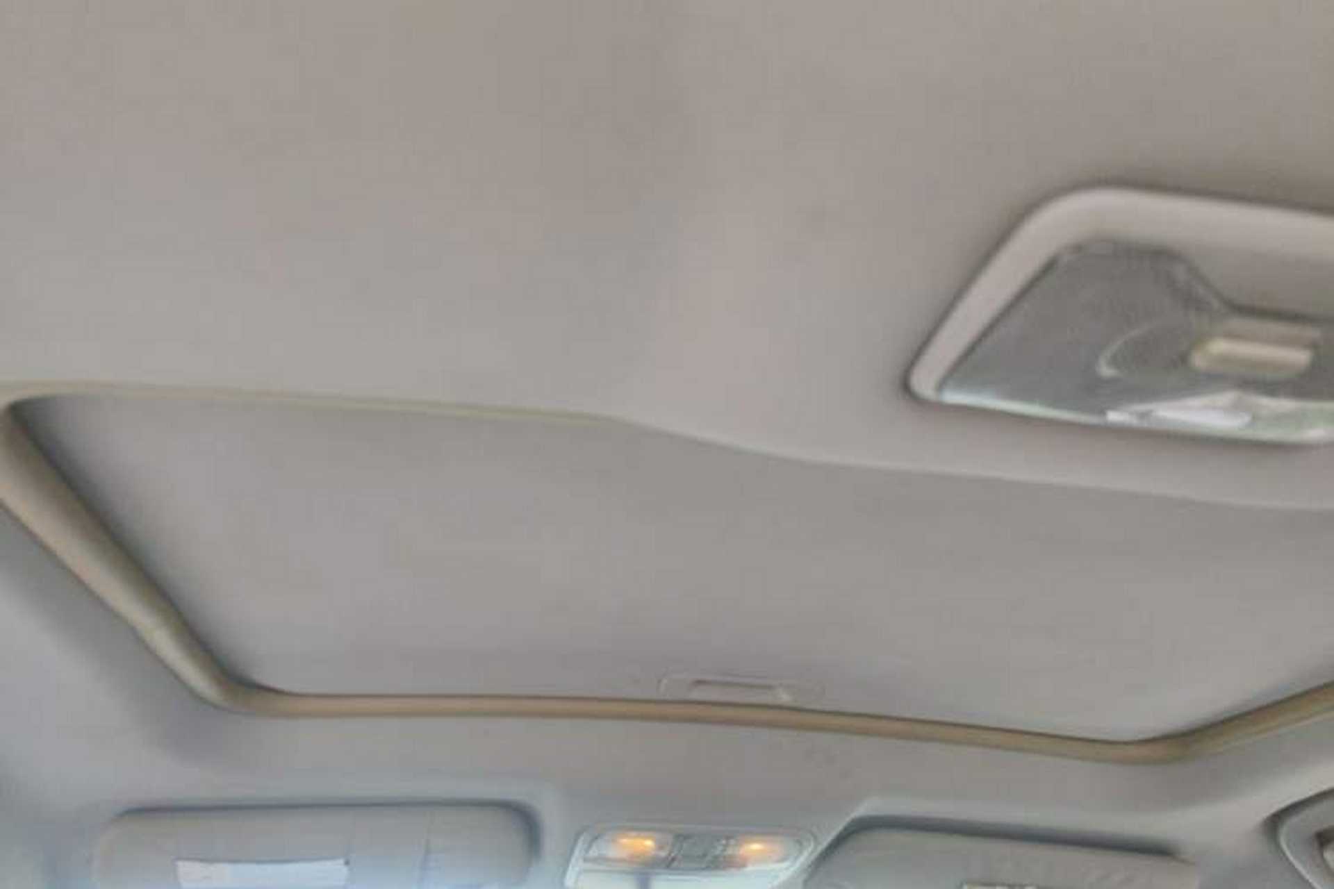 Used CHANGAN CS35 2014 1.6L Manual Luxury Navigation Model China IV Standard Headliner