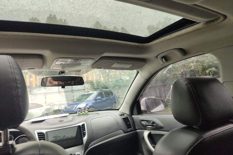 Used CHANGAN CS35 2014 1.6L Automatic Luxury Model China IV Standard Headliner