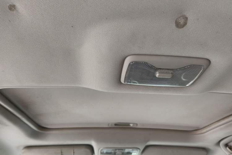 Used CHANGAN CS35 2014 1.6L Manual Luxury Model China IV Standard Headliner