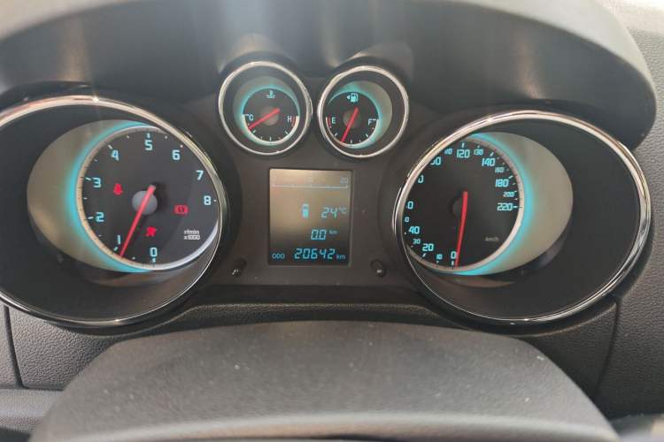 Used CHANGAN CS35 2014 1.6L Manual Luxury Model China IV Standard Instrument Cluster