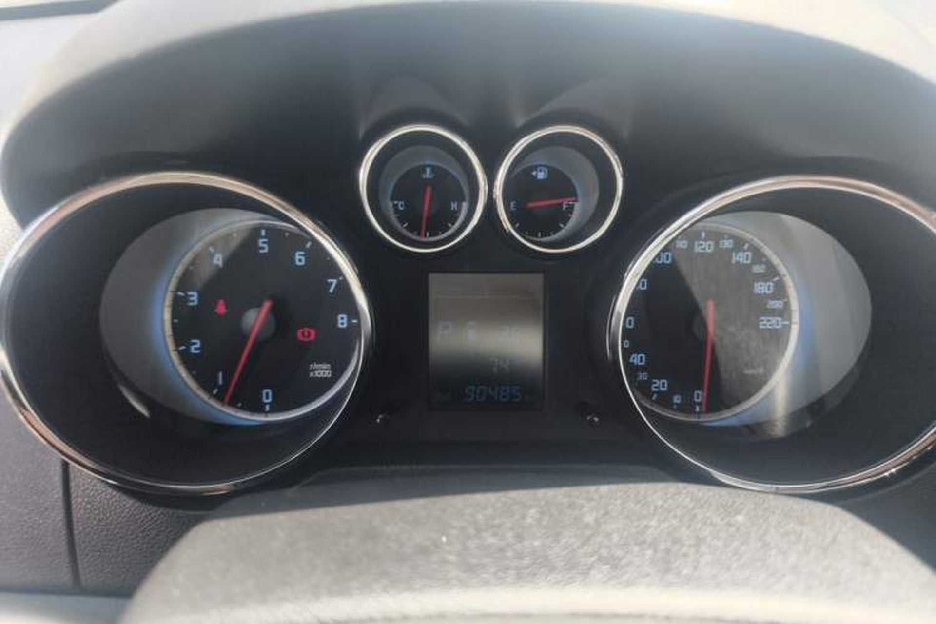 Used CHANGAN CS35 2014 1.6L Automatic Luxury Model China V Standard Instrument Cluster