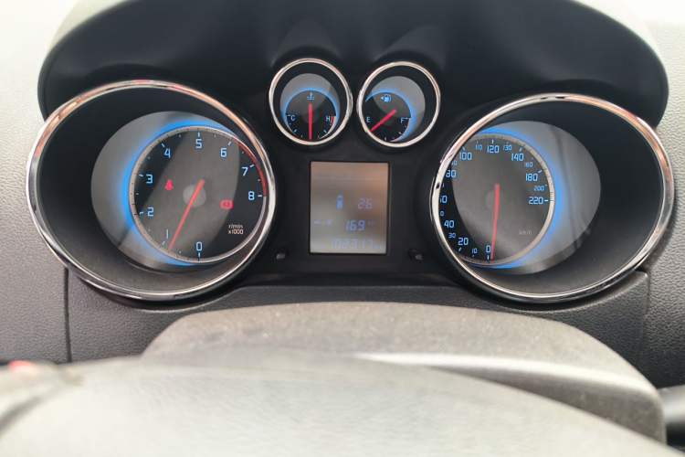 Used CHANGAN CS35 2014 1.6L Manual Luxury Model China IV Standard Instrument Cluster