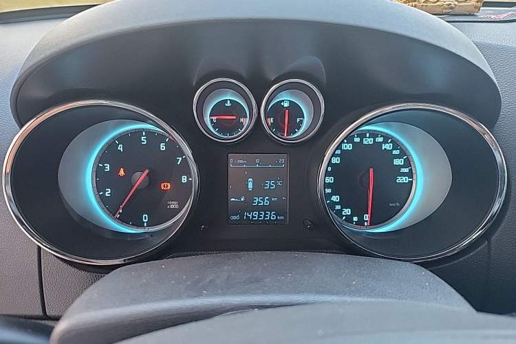 Used CHANGAN CS35 2014 1.6L Manual Luxury Model China IV Standard Instrument Cluster