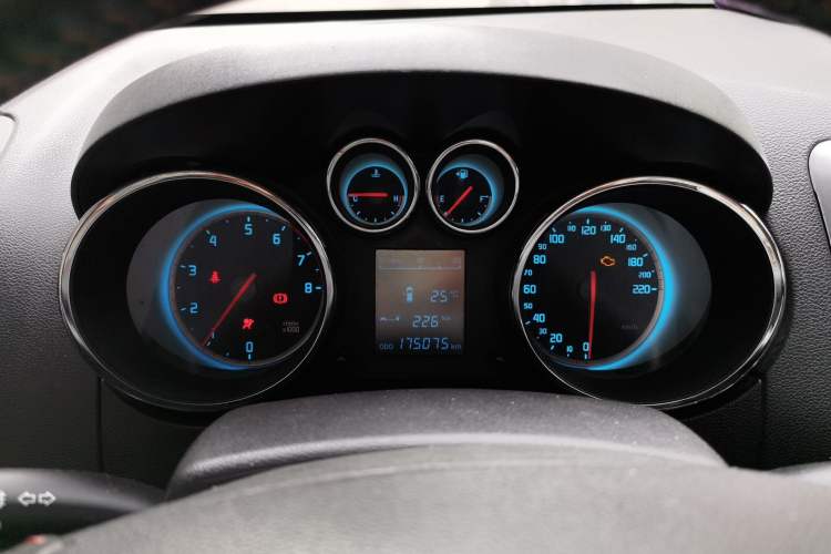 Used CHANGAN CS35 2014 1.6L Manual Luxury Model China IV Standard Instrument Cluster