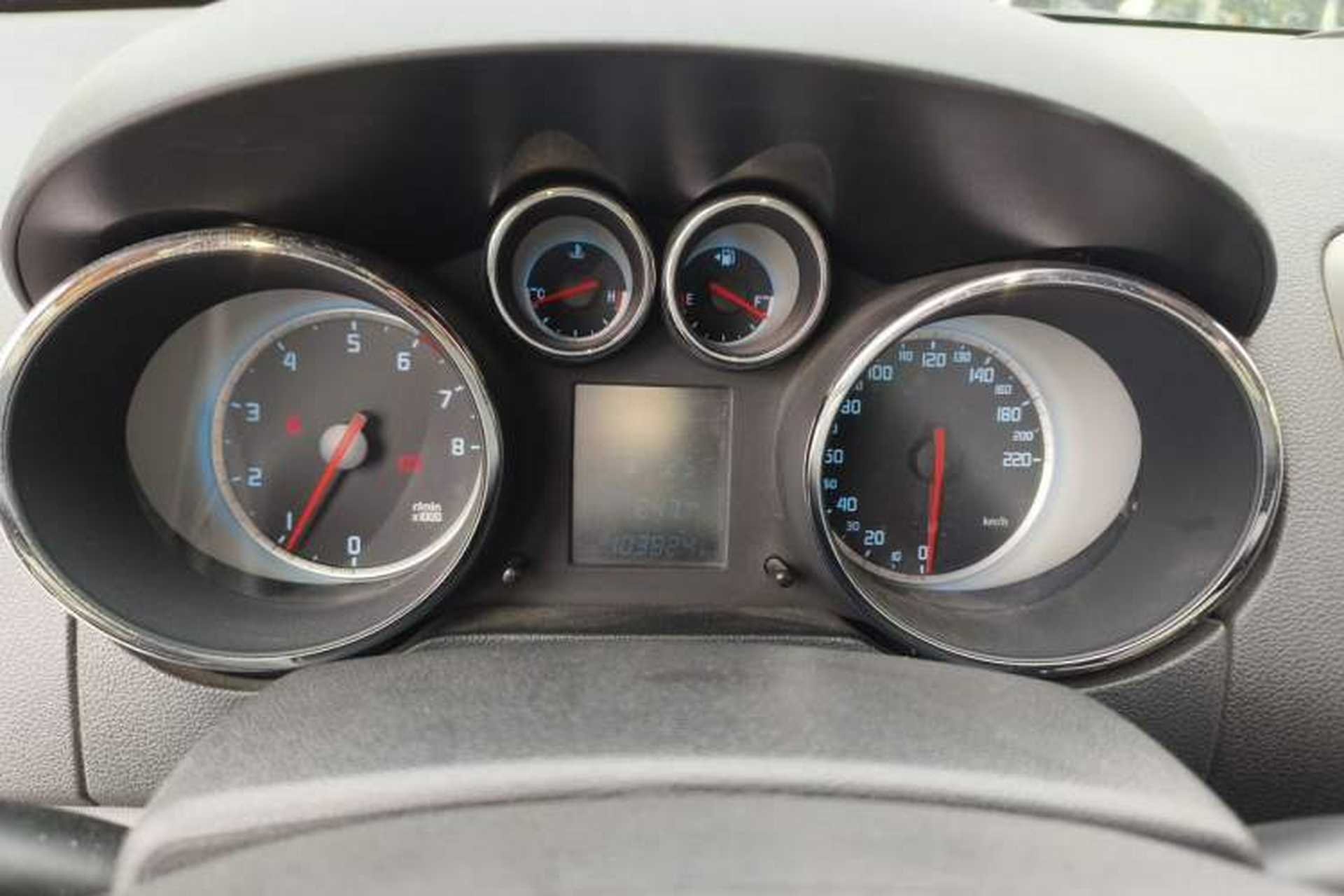 Used CHANGAN CS35 2014 1.6L Manual Luxury Model China IV Standard Instrument Cluster
