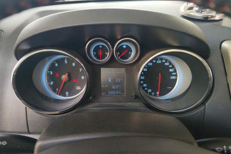 Used CHANGAN CS35 2014 1.6L Manual Luxury Model China IV Standard Instrument Cluster