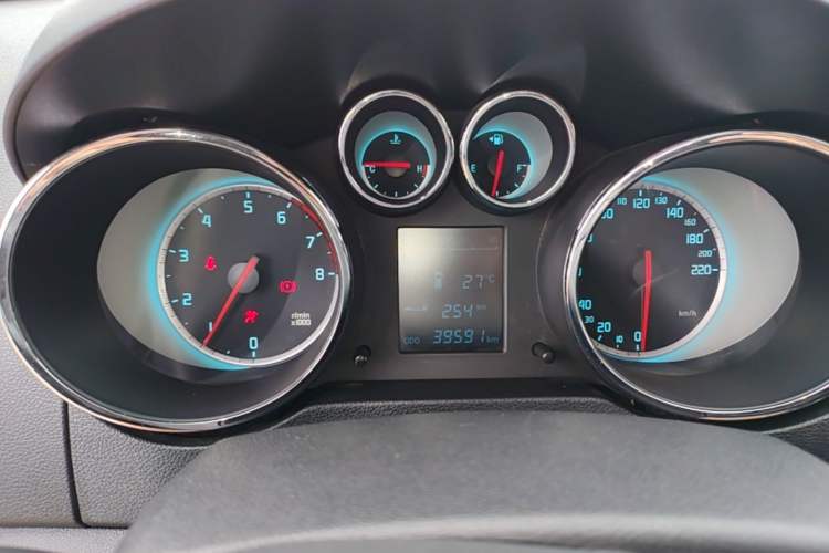 Used CHANGAN CS35 2014 1.6L Manual Luxury Model China IV Standard Instrument Cluster