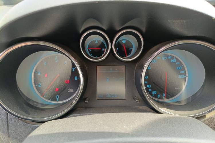 Used CHANGAN CS35 2014 1.6L Manual Luxury Model China IV Standard Instrument Cluster