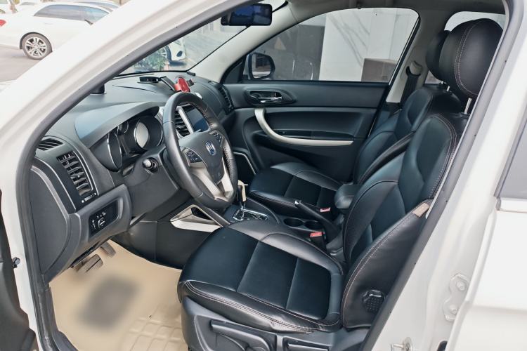 Used CHANGAN CS35 2014 1.6L Automatic Luxury Model China IV Standard Interior 1