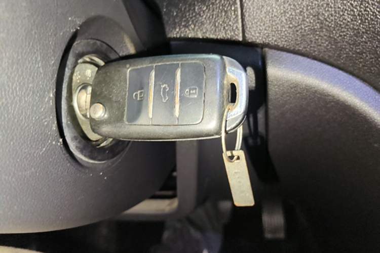 Used CHANGAN CS35 2014 1.6L Automatic Luxury Model China IV Standard Interior 1