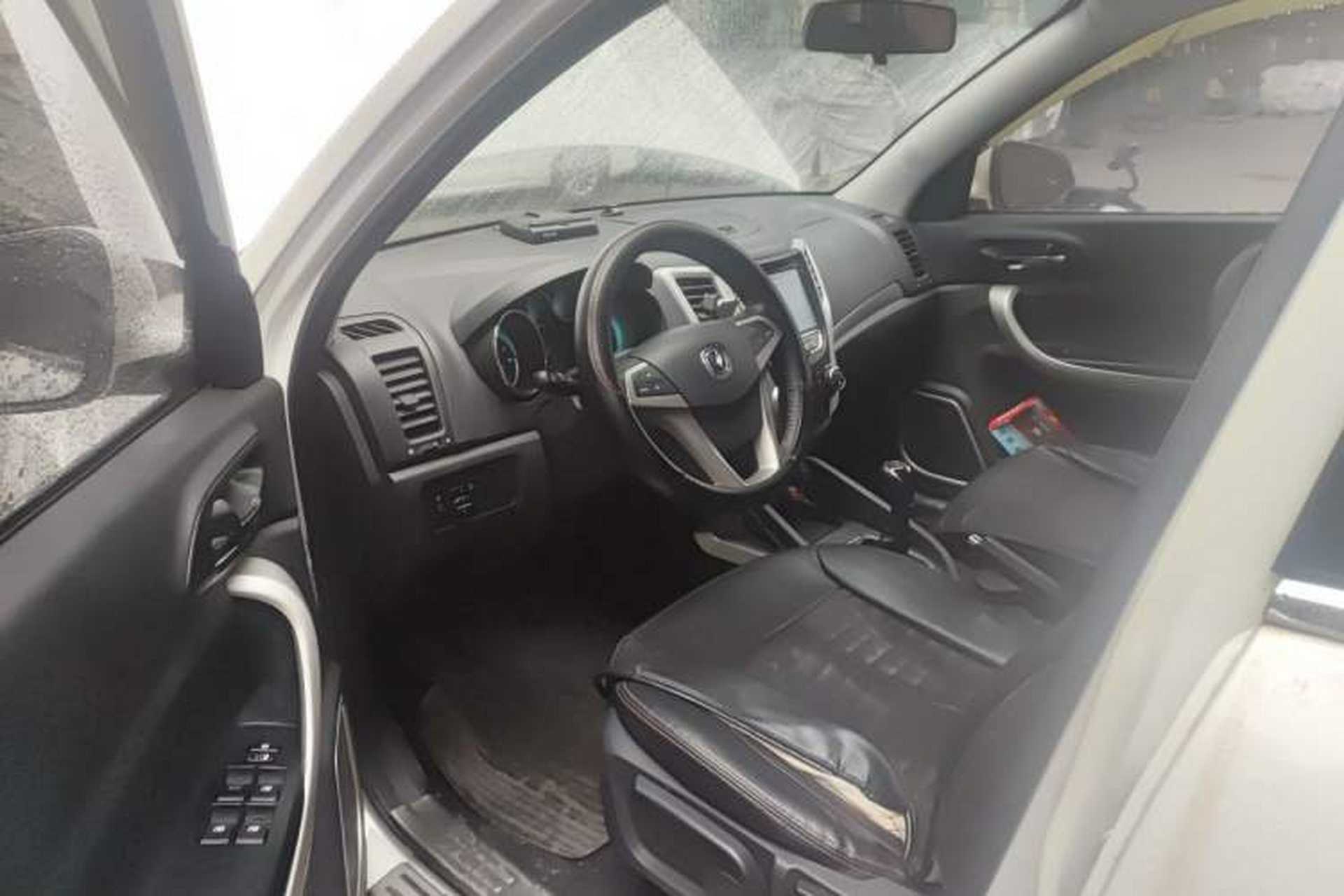 Used CHANGAN CS35 2014 1.6L Manual Luxury Model China IV Standard Interior 3