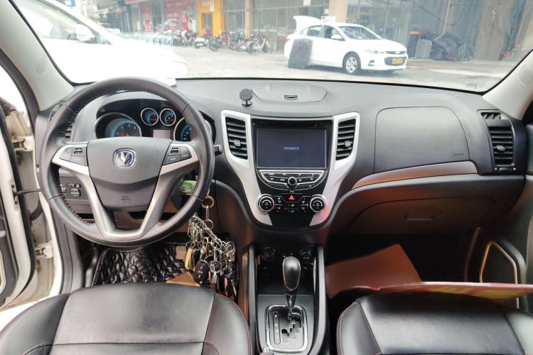 Used CHANGAN CS35 2014 1.6L Automatic Luxury Model China IV Standard Interior 3