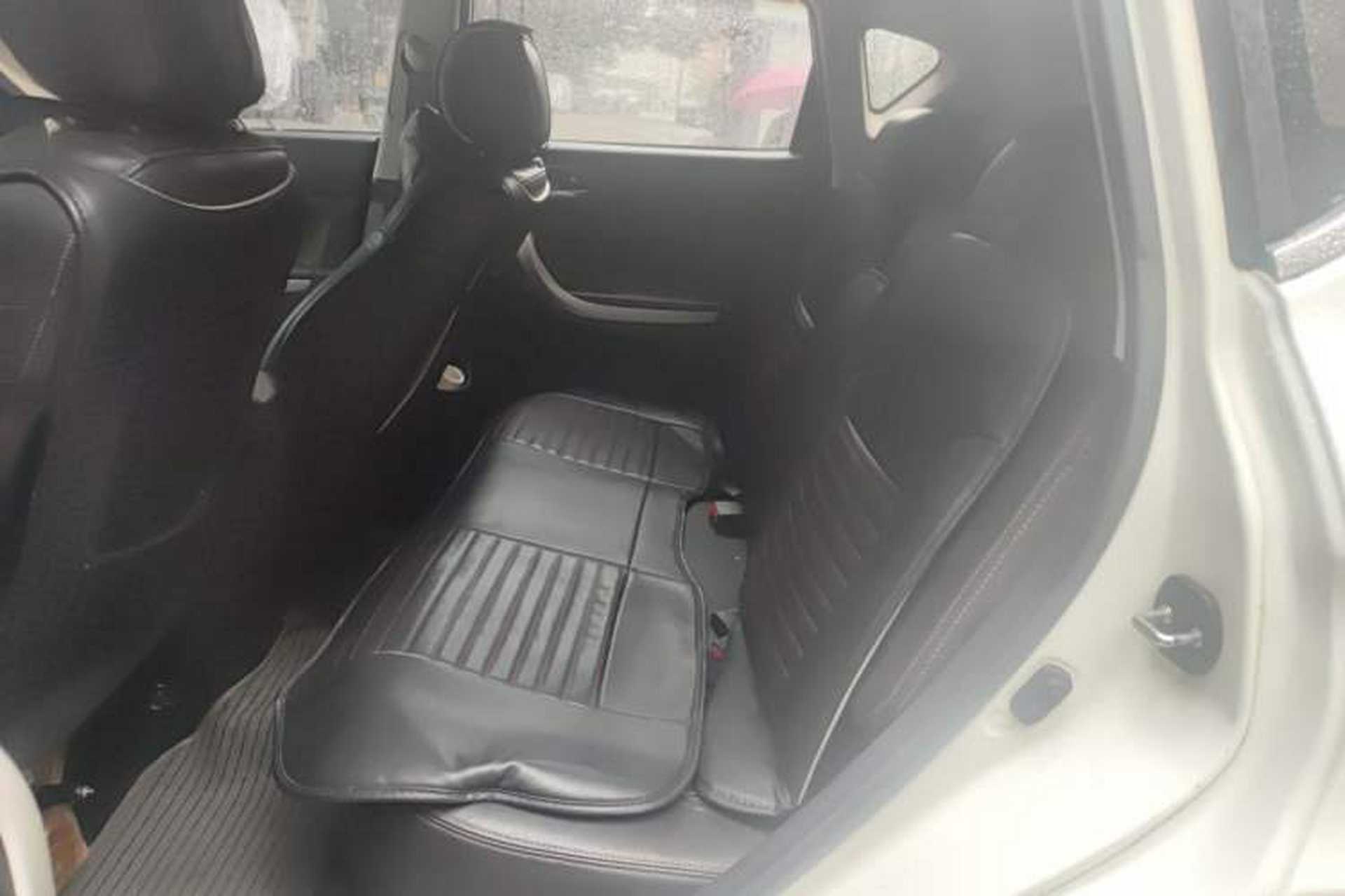 Used CHANGAN CS35 2014 1.6L Manual Luxury Model China IV Standard Interior 4