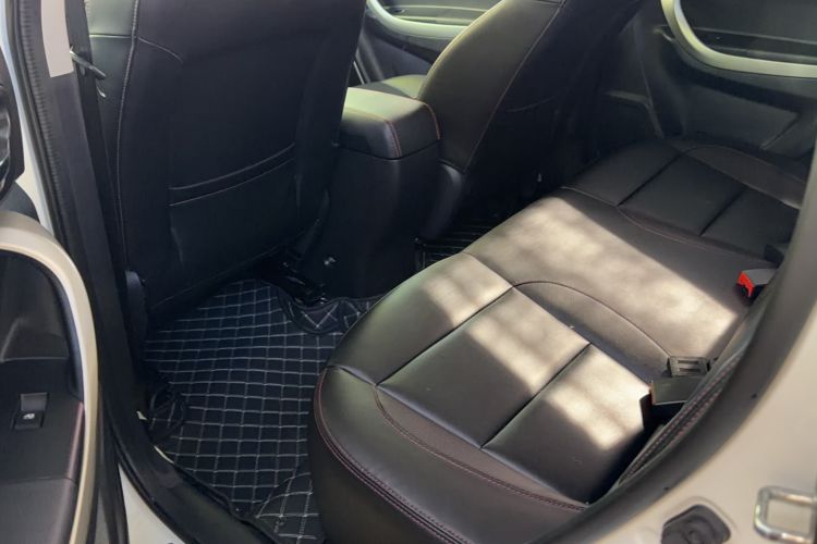 Used CHANGAN CS35 2014 1.6L Manual Luxury Model China IV Standard Interior 6