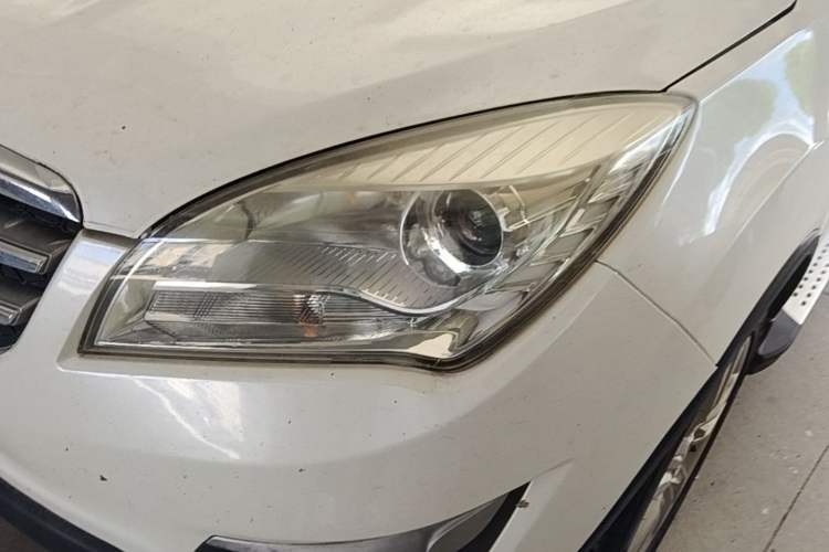 Used CHANGAN CS35 2014 1.6L Automatic Luxury Model China IV Standard Left Front Headlight