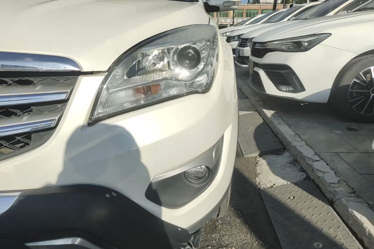 Used CHANGAN CS35 2014 1.6L Manual Luxury Model China IV Standard Left Front Headlight