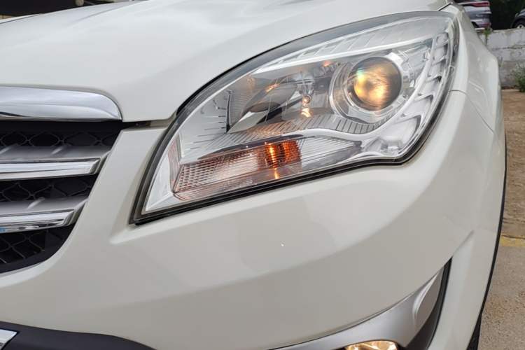 Used CHANGAN CS35 2014 1.6L Manual Luxury Model China IV Standard Left Front Headlight