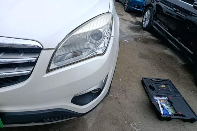 Used CHANGAN CS35 2014 1.6L Manual Luxury Model China IV Standard Left Front Headlight
