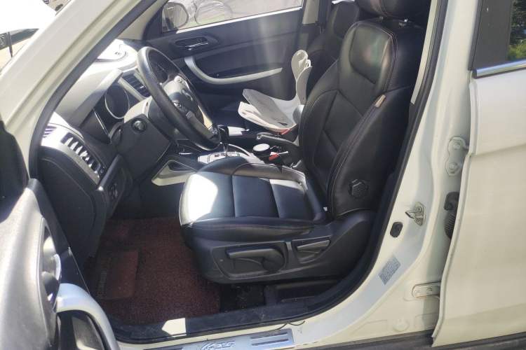 Used CHANGAN CS35 2014 1.6L Automatic Luxury Model China IV Standard Left Front Seat