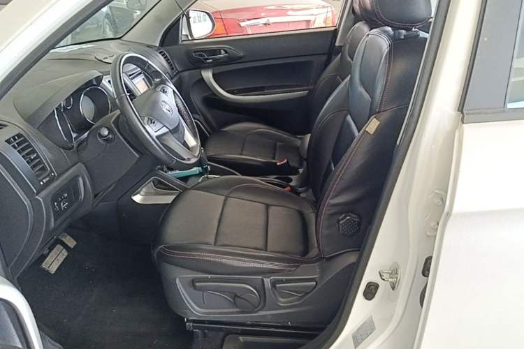 Used CHANGAN CS35 2014 1.6L Automatic Luxury Model China IV Standard Left Front Seat