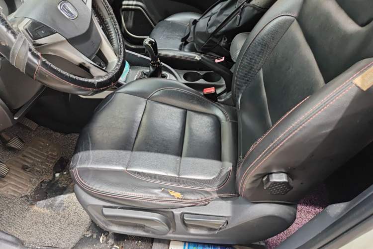 Used CHANGAN CS35 2014 1.6L Manual Luxury Model China IV Standard Left Front Seat