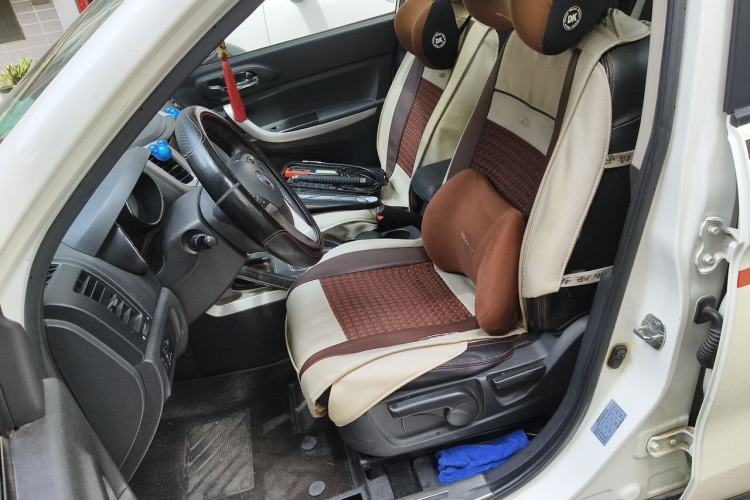 Used CHANGAN CS35 2014 1.6L Automatic Luxury Model China IV Standard Left Front Seat