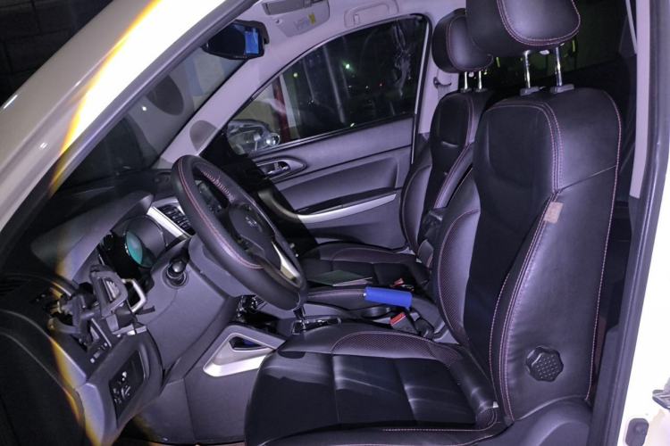 Used CHANGAN CS35 2014 1.6L Automatic Luxury Navigation Model China IV Standard Left Front Seat