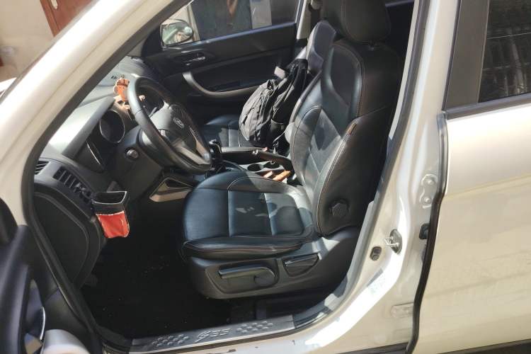 Used CHANGAN CS35 2014 1.6L Manual Luxury Model China IV Standard Left Front Seat
