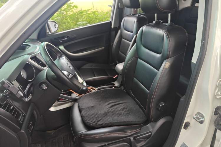 Used CHANGAN CS35 2014 1.6L Manual Luxury Model China IV Standard Left Front Seat