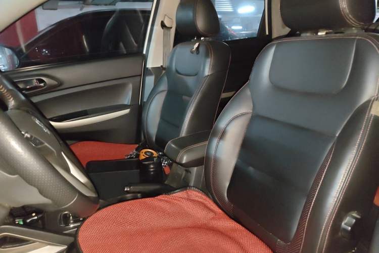 Used CHANGAN CS35 2014 1.6L Automatic Luxury Model China IV Standard Left Front Seat