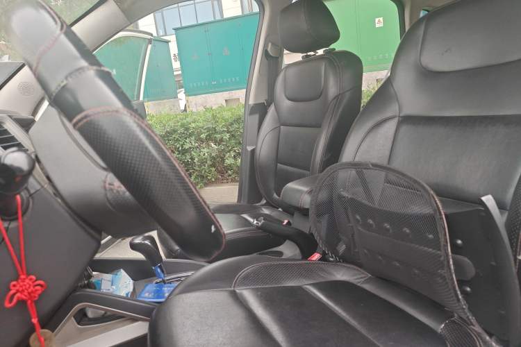 Used CHANGAN CS35 2014 1.6L Automatic Luxury Navigation Model China IV Standard Left Front Seat