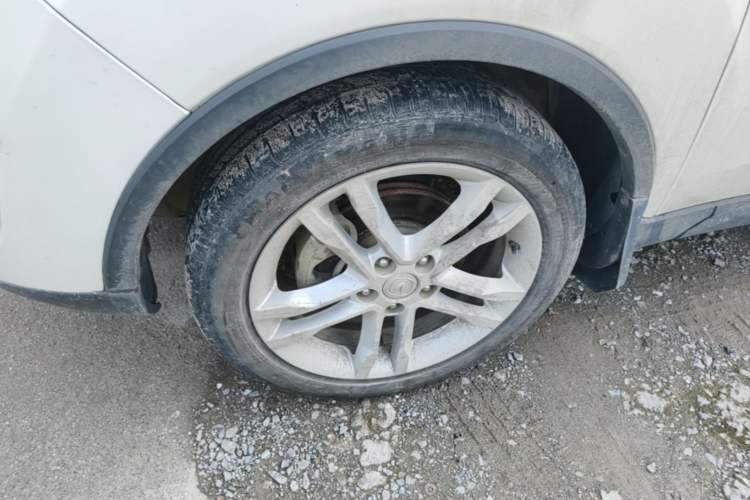 Used CHANGAN CS35 2014 1.6L Manual Luxury Model China IV Standard Left Front Wheel Hub