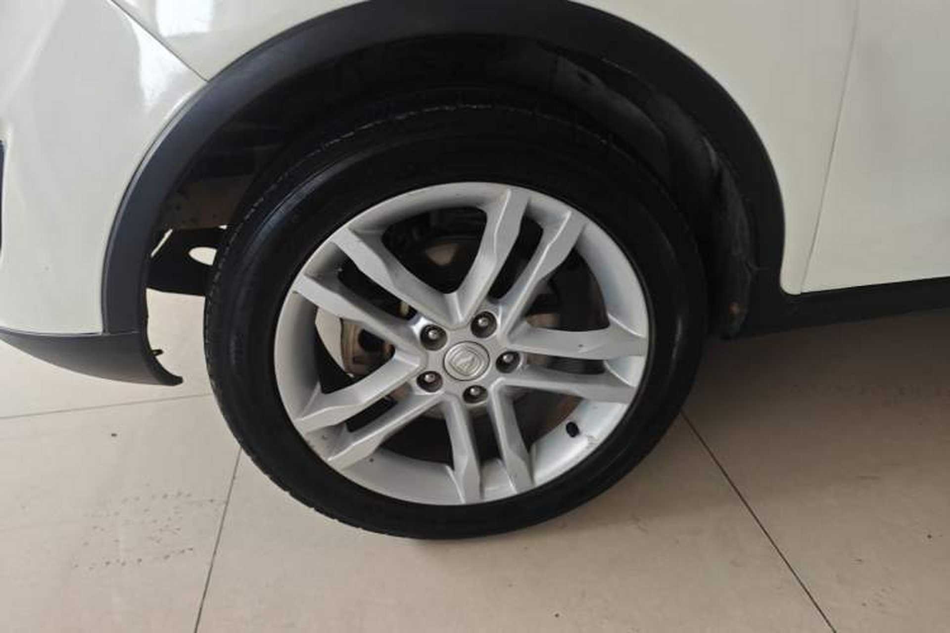 Used CHANGAN CS35 2014 1.6L Manual Luxury Model China IV Standard Left Front Wheel Hub