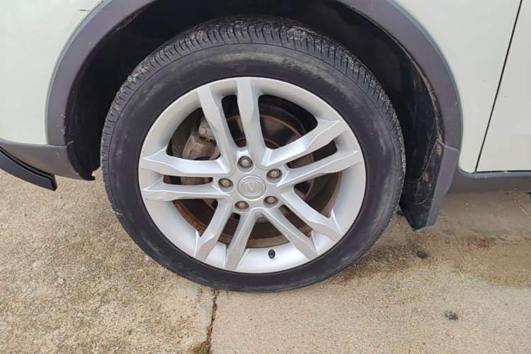 Used CHANGAN CS35 2014 1.6L Manual Luxury Model China IV Standard Left Front Wheel Hub