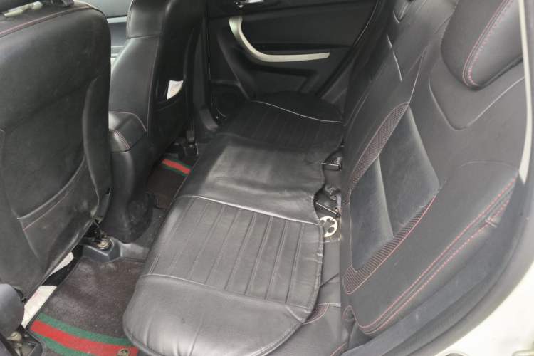 Used CHANGAN CS35 2014 1.6L Automatic Luxury Model China IV Standard Left Rear Seat