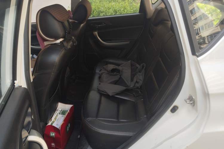 Used CHANGAN CS35 2014 1.6L Manual Luxury Model China IV Standard Left Rear Seat