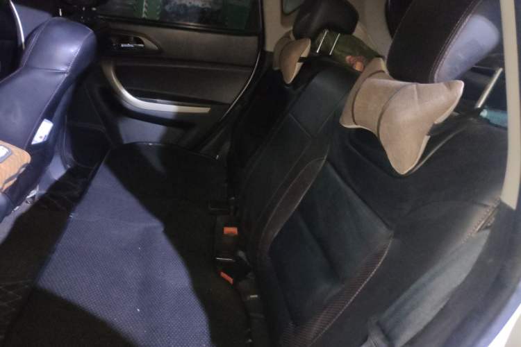 Used CHANGAN CS35 2014 1.6L Automatic Luxury Navigation Model China IV Standard Left Rear Seat
