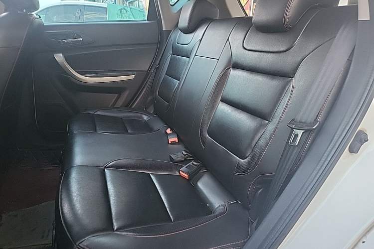 Used CHANGAN CS35 2014 1.6L Manual Luxury Model China IV Standard Left Rear Seat