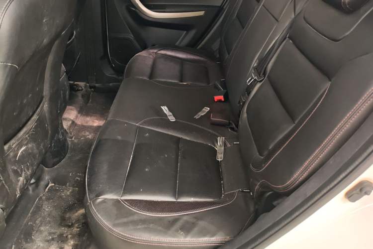 Used CHANGAN CS35 2014 1.6L Manual Luxury Model China IV Standard Left Rear Seat