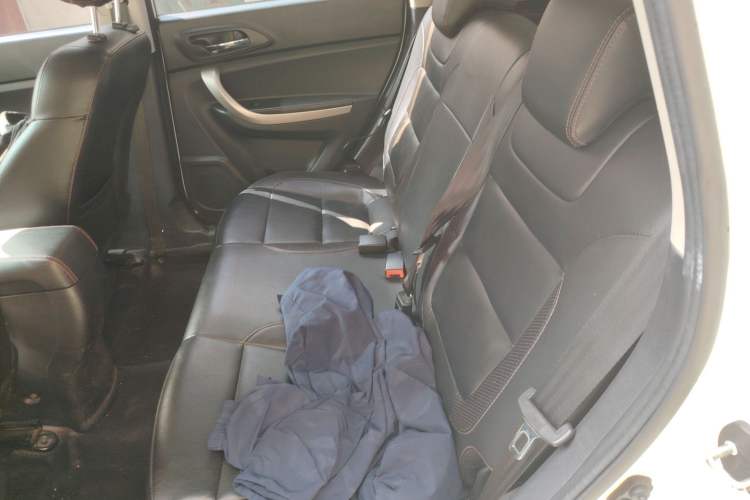 Used CHANGAN CS35 2014 1.6L Manual Luxury Model China IV Standard Left Rear Seat